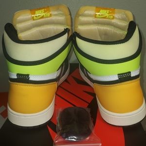 Air Jordan 1 Volt